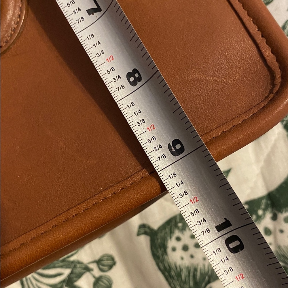 Coach Vintage Brown Leather Crossbody Bag, pre owned.  See pictures - Picture 8 of 11